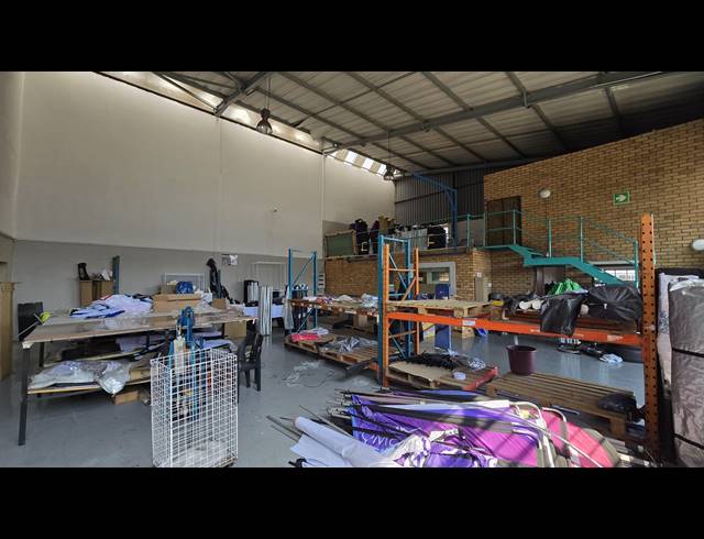 285M² WAREHOUSE TO LET IN SPARTAN